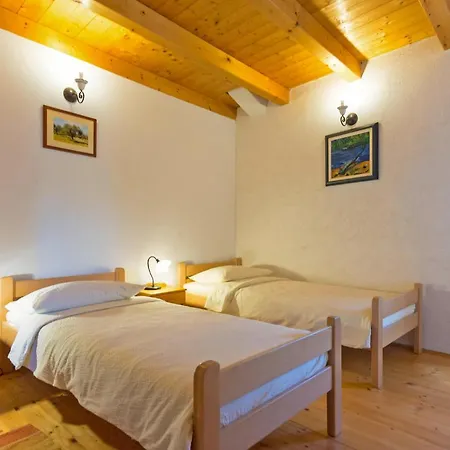 Vakantiehuis Mariva In Modrusani *